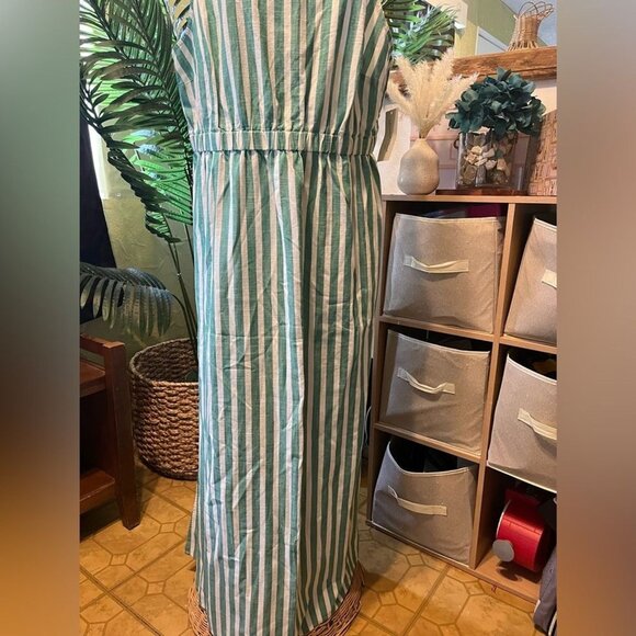 Green & White Striped Sleeveless Maxi Dress With Elastic Waist & Square Neckline - Picture 6 of 14